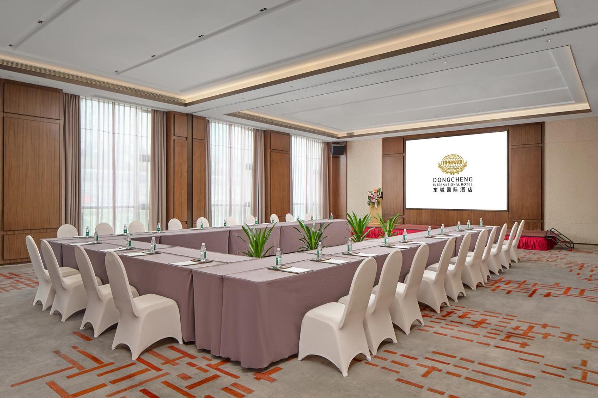Dongguan Dongcheng International Hotel - Free Shuttle Buses For Executive Room Guests During Canton Fair Εξωτερικό φωτογραφία