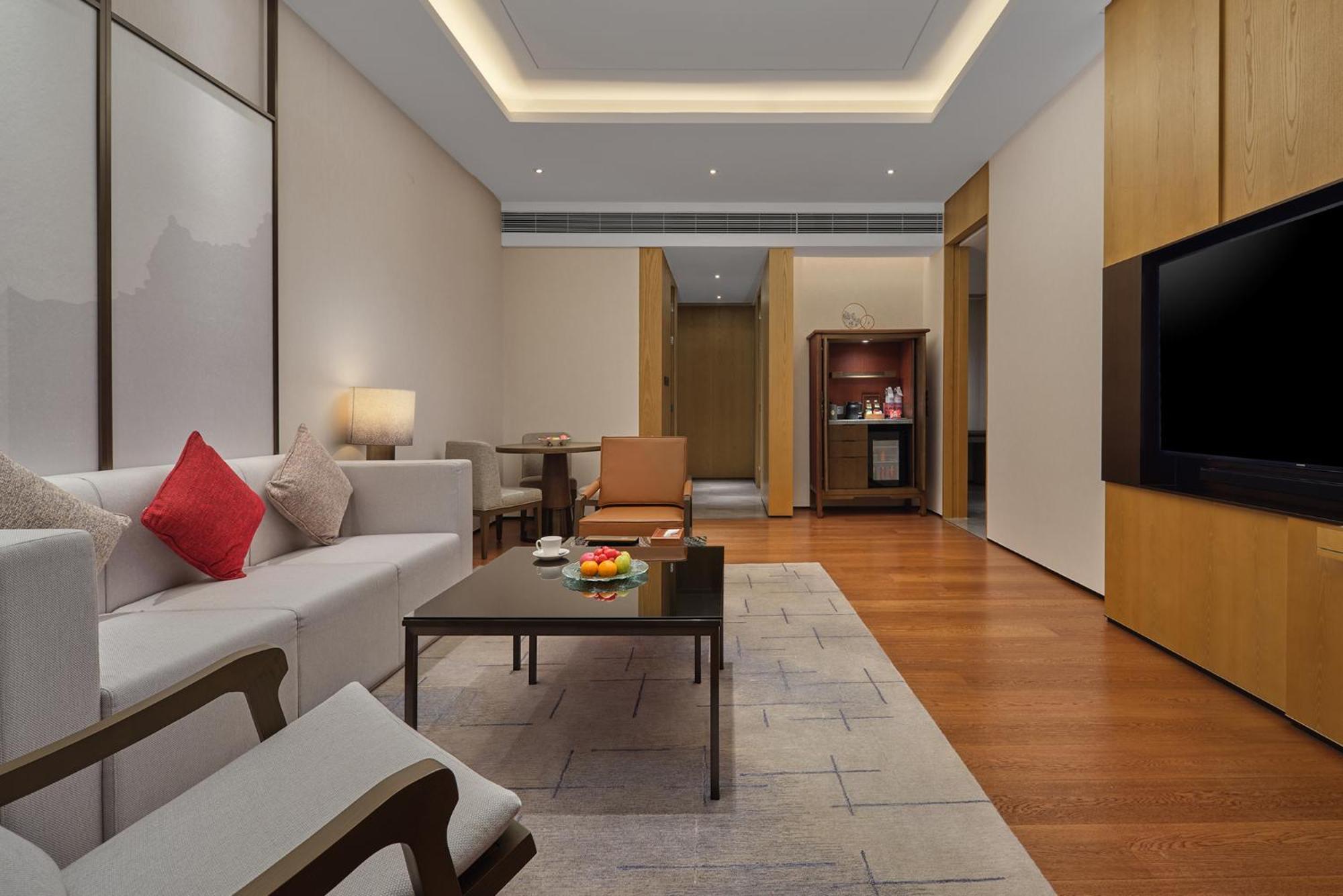 Dongguan Dongcheng International Hotel - Free Shuttle Buses For Executive Room Guests During Canton Fair Εξωτερικό φωτογραφία