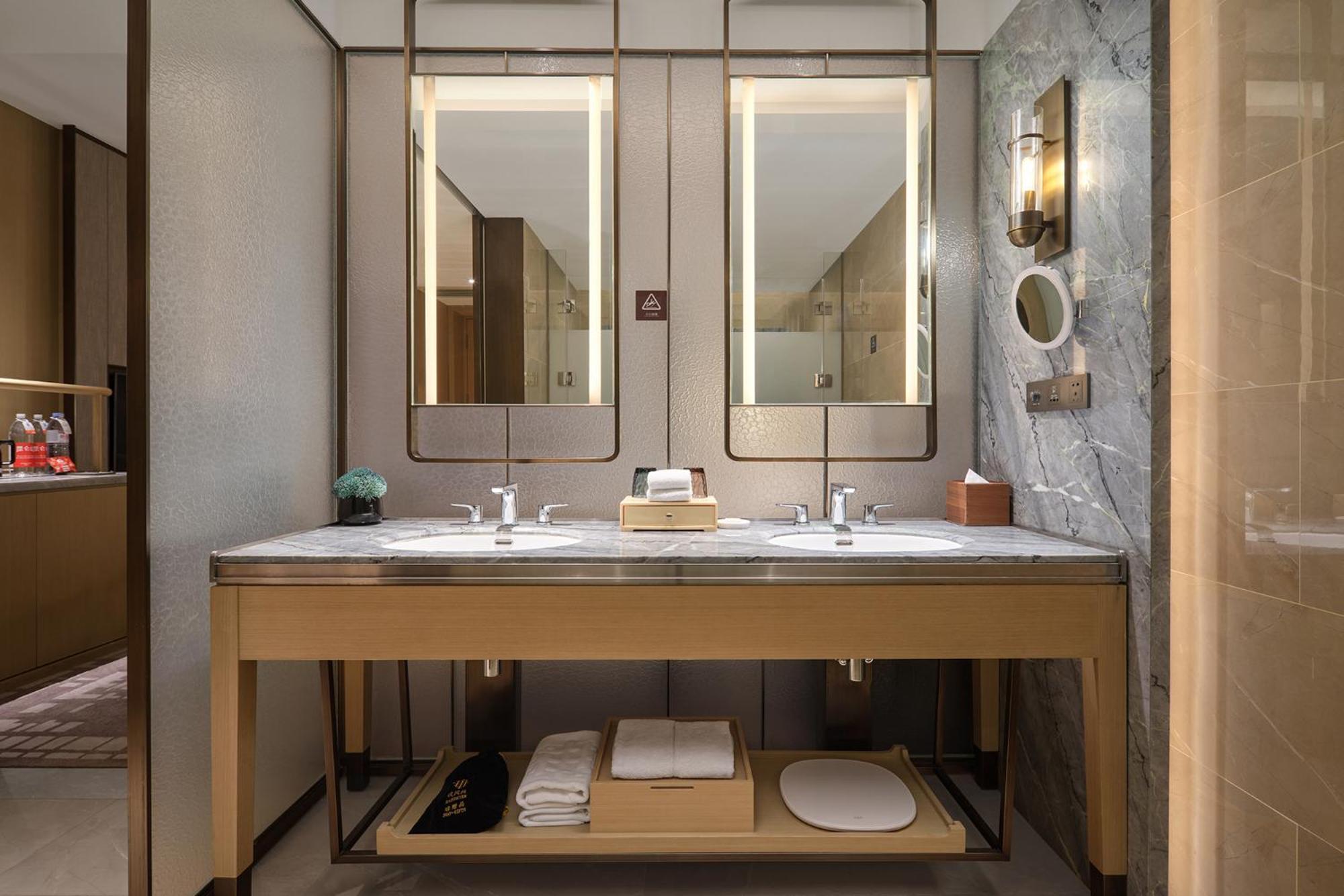 Dongguan Dongcheng International Hotel - Free Shuttle Buses For Executive Room Guests During Canton Fair Εξωτερικό φωτογραφία