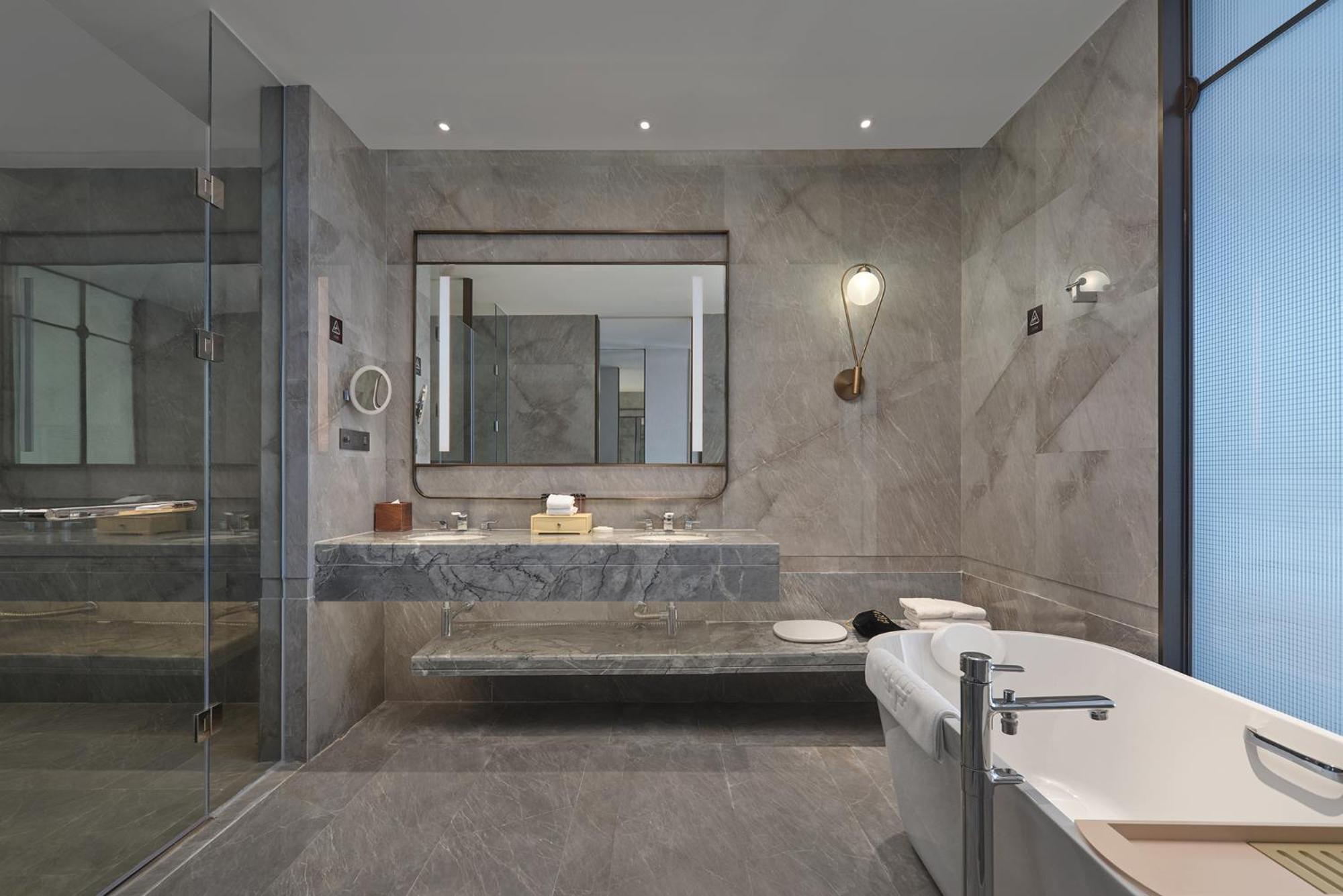 Dongguan Dongcheng International Hotel - Free Shuttle Buses For Executive Room Guests During Canton Fair Εξωτερικό φωτογραφία
