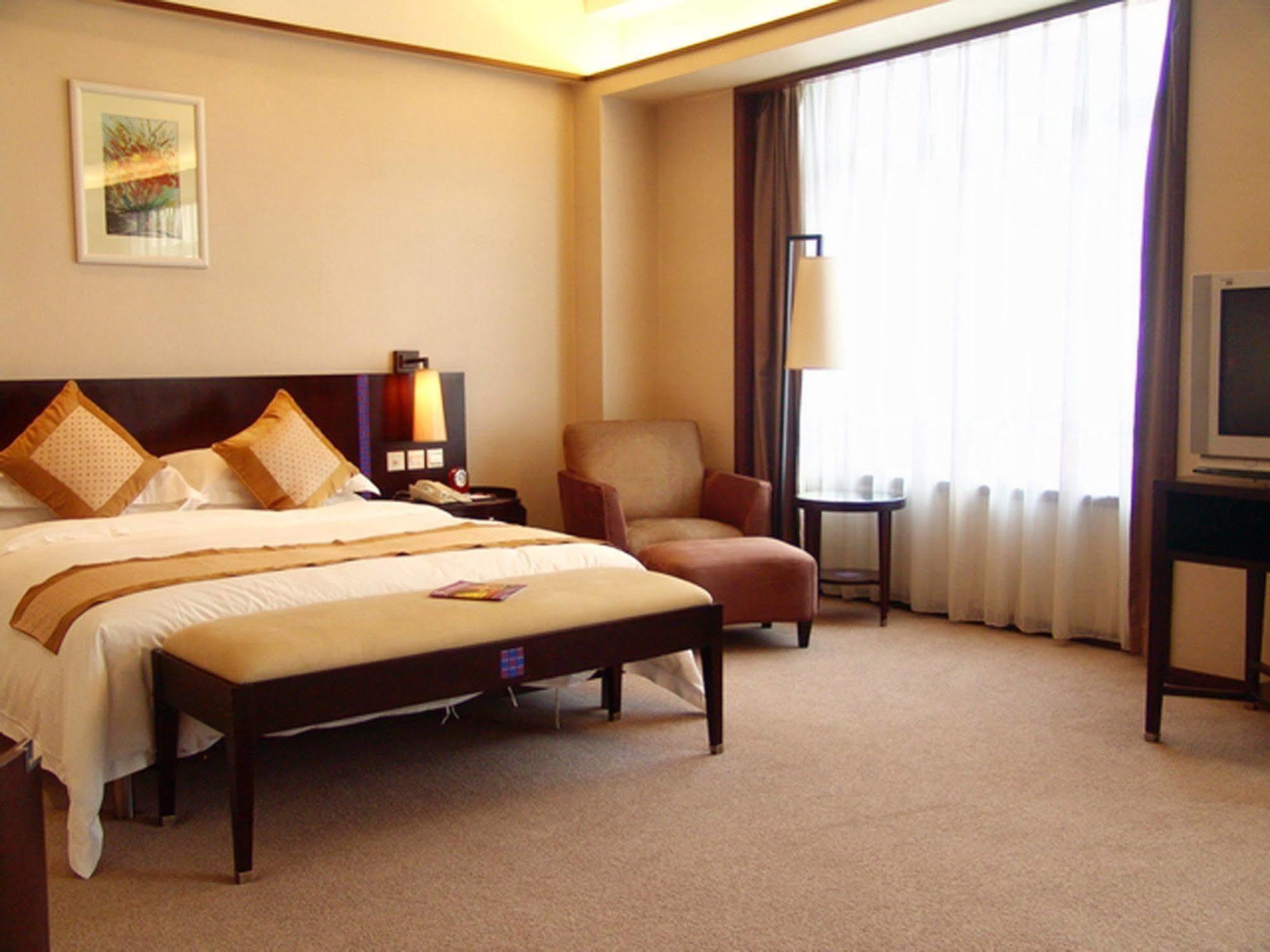 Dongguan Dongcheng International Hotel - Free Shuttle Buses For Executive Room Guests During Canton Fair Εξωτερικό φωτογραφία